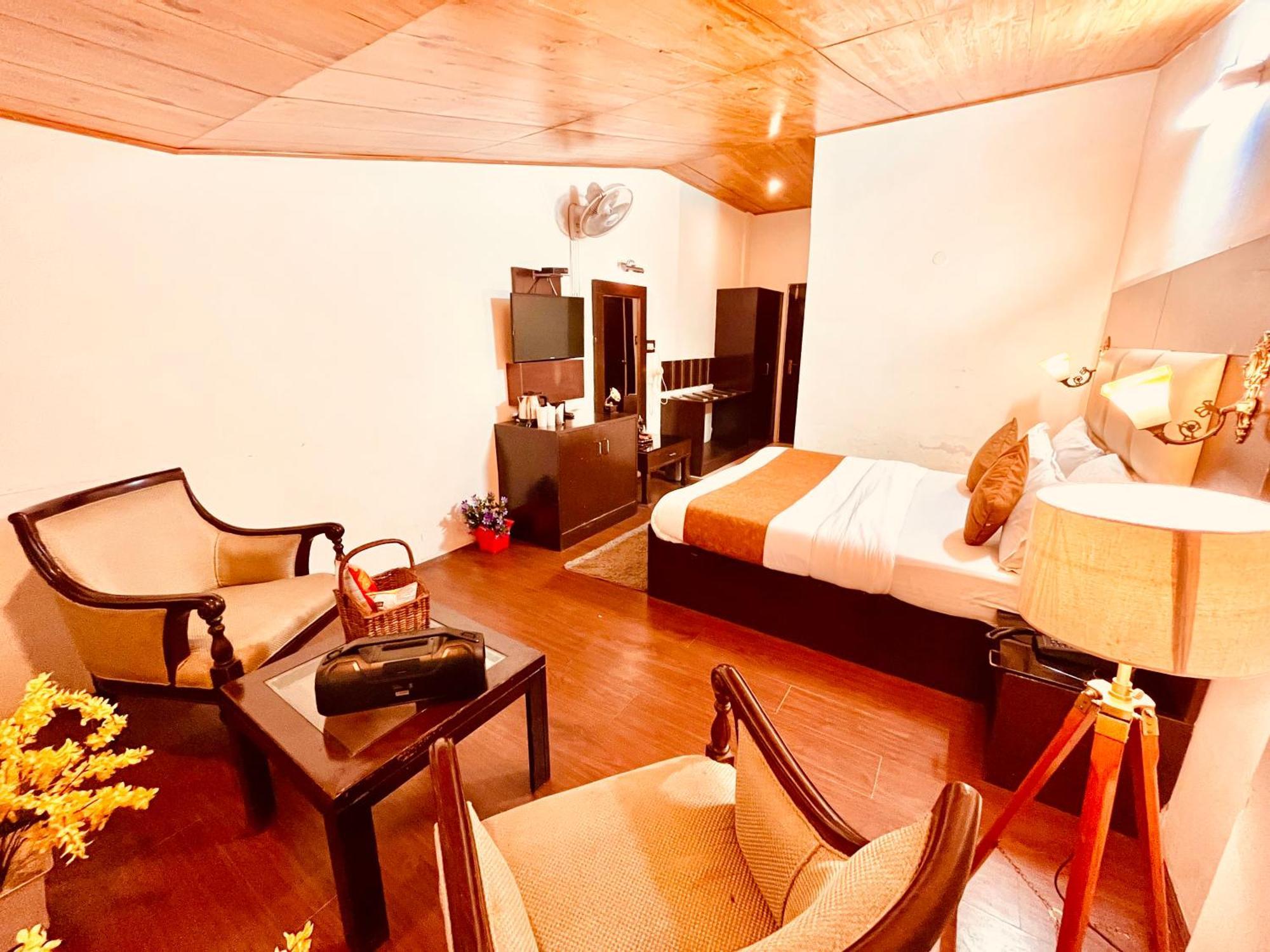 Hotel Midtown Manali Luaran gambar