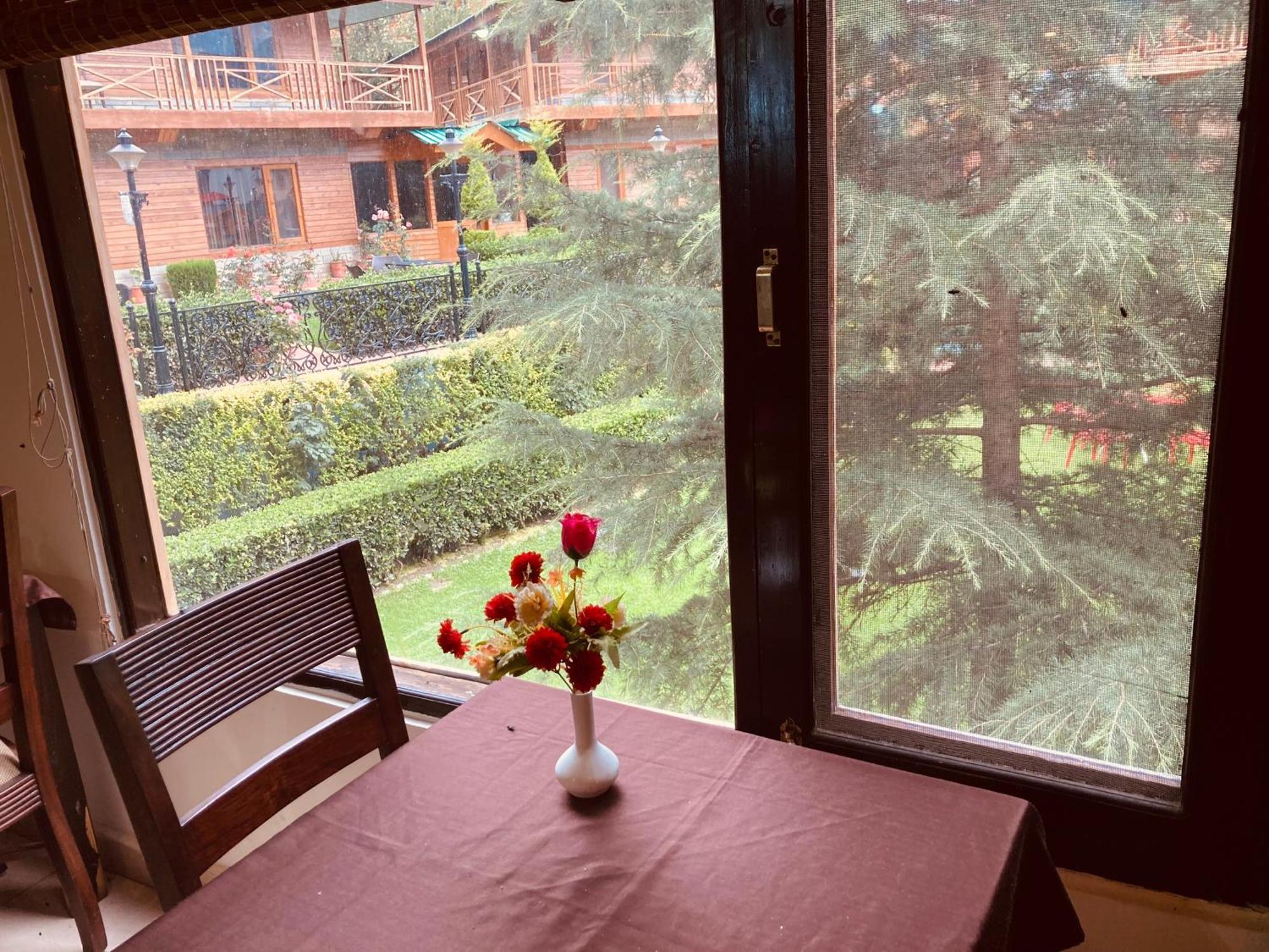 Hotel Midtown Manali Luaran gambar